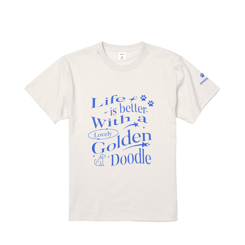 LIFE IS BETTER WITH A GOLDEN DOODLE｜グラフィックデザインT vanilla-white image