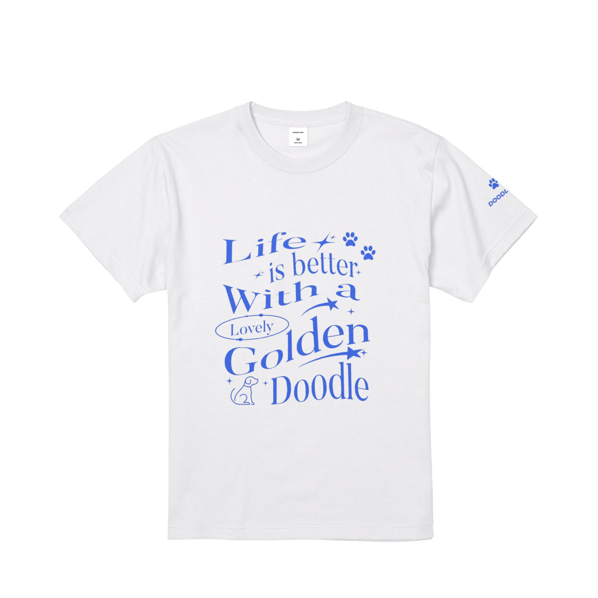LIFE IS BETTER WITH A GOLDEN DOODLE｜グラフィックデザインT white image